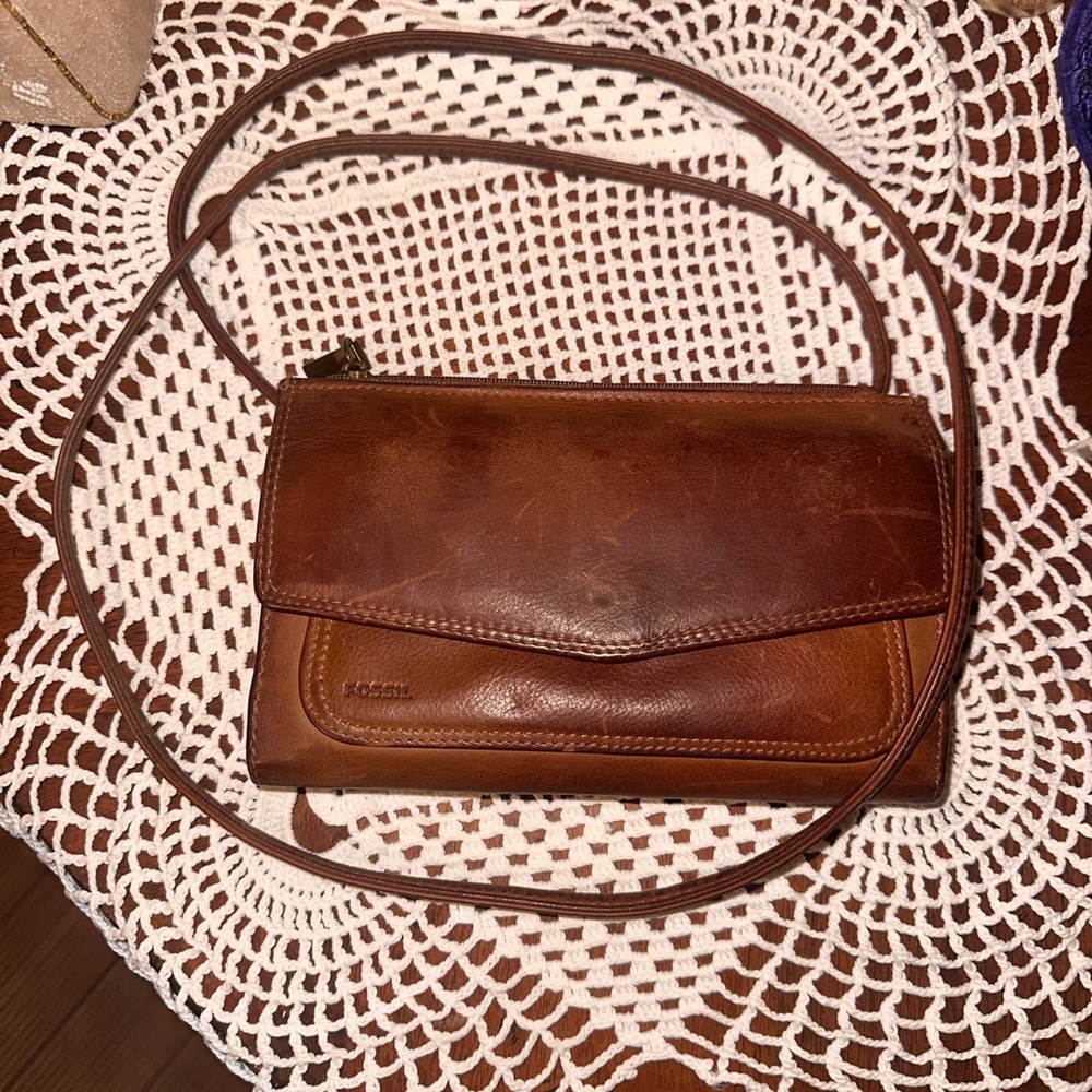 Vintage soft brown leather fossil crossbody wallet